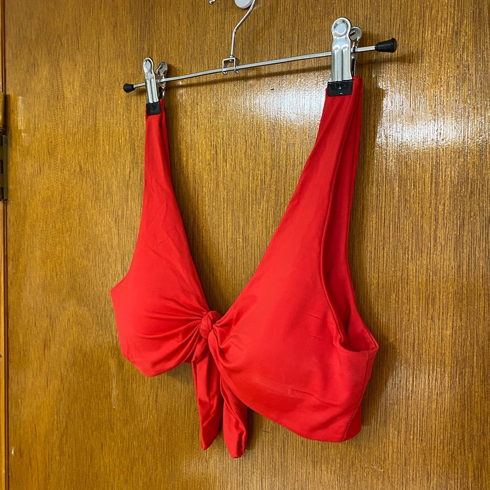 Red bikini top - Picture 2 of 4